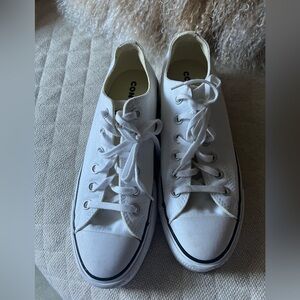 Converse White Canvas Tennis Shoes EUC